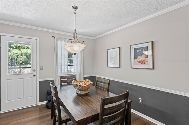 1413 SE 1st Ter, Lees Summit, MO 64063 - dining room with dark wood finished floors, a textured ceiling, and ornamental molding