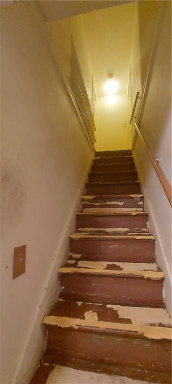 214 S Ridgeview Rd, Olathe, KS 66061 - view of stairs