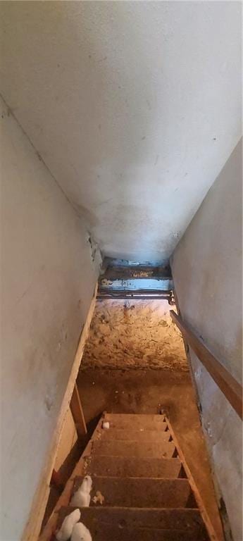 214 S Ridgeview Rd, Olathe, KS 66061 - view of stairs