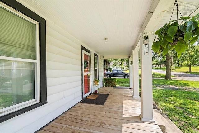 1312 N Main St, Nevada, MO 64772 - view of porch