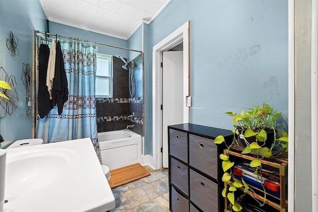 1312 N Main St, Nevada, MO 64772 - bathroom featuring shower / bath combo, vanity, and crown molding