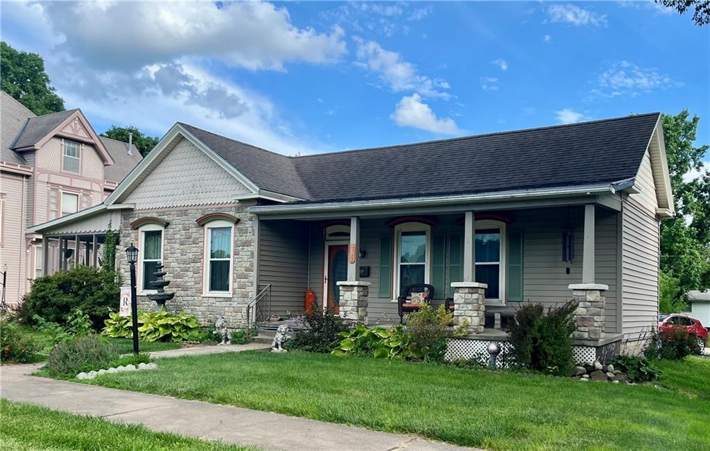 303 W Clay Ave, Plattsburg, MO 64477 - photo 1