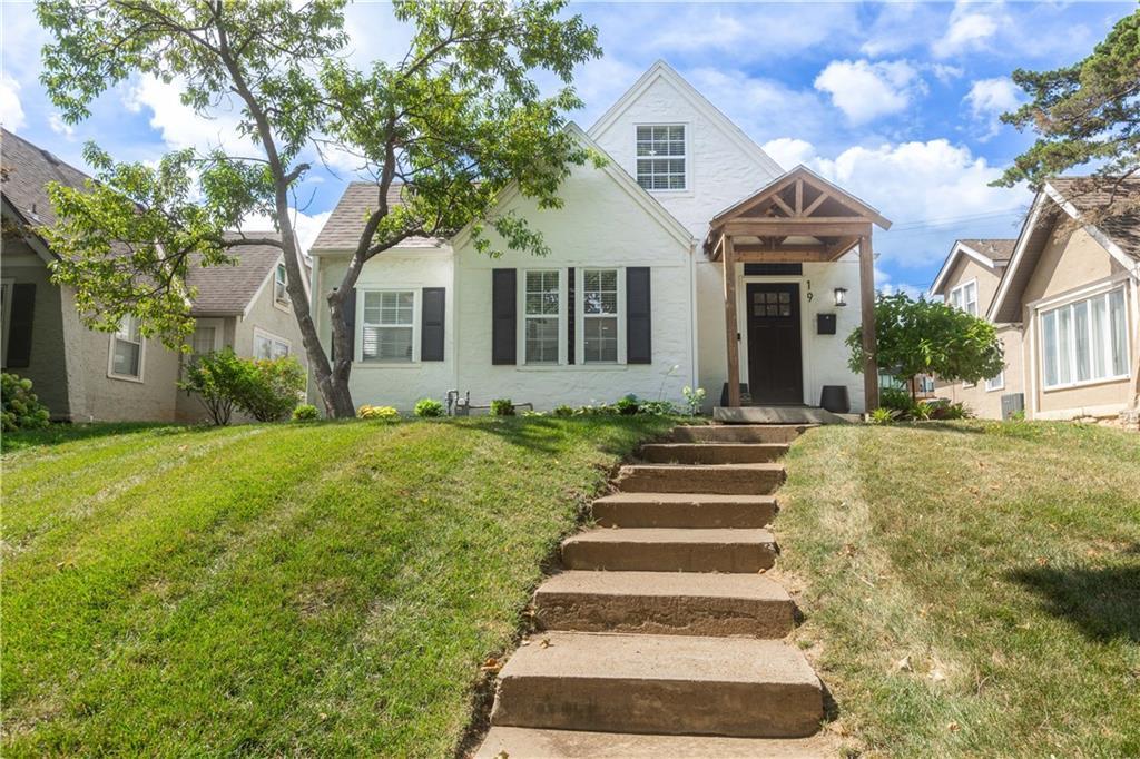19 E 70th Ter, Kansas City, MO 64113 - photo 1