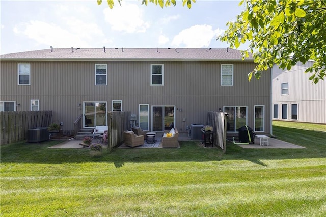 632 SW Shadow Glen Ct, Blue Springs, MO 64015 - rear view of house featuring a patio and entry steps