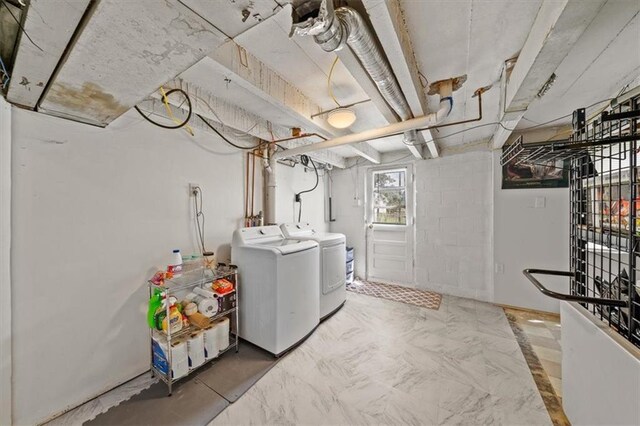 1115 W 26th St S, Independence, MO 64052 - laundry room featuring washing machine and dryer