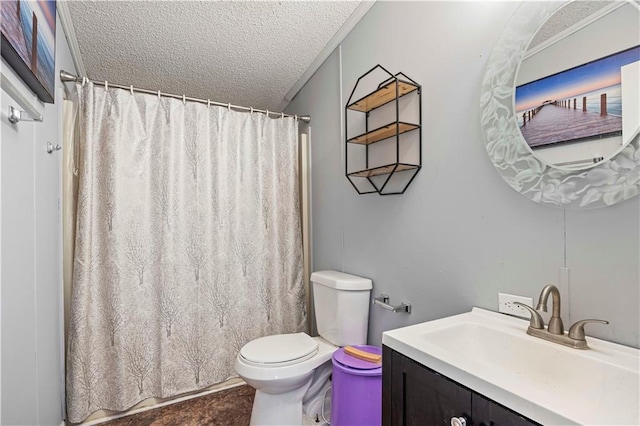 679 Kingman Rd, Pomona, KS 66076 - full bathroom featuring a textured ceiling, vanity, and curtained shower