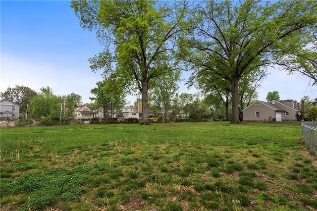 2111 Lombardy Dr, Kansas City, KS 66102 - view of yard