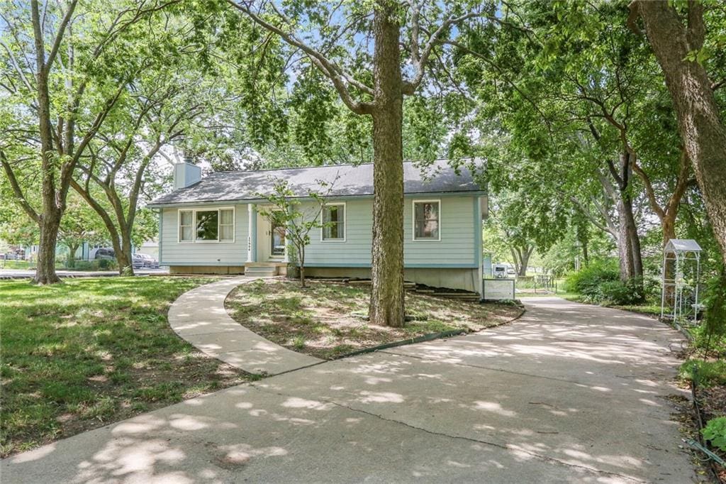 15904 Richmond Ave, Belton, MO 64012 - photo 1