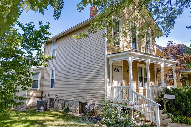 912 Pennsylvania St, Lawrence, KS 66044 - photo 2