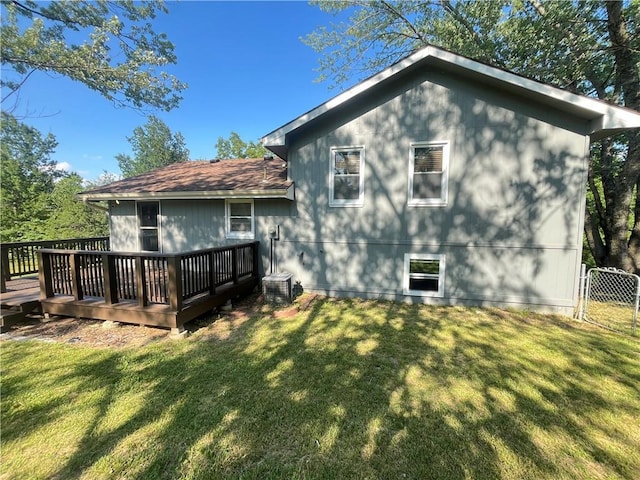 14948 Lakeside Dr, Excelsior Springs, MO 64024 - back of house with a deck