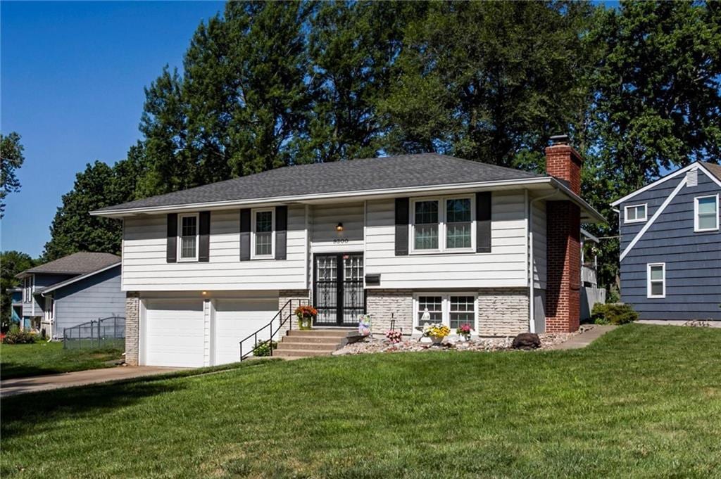9300 Fairwood Dr, Kansas City, MO 64138 - photo 1