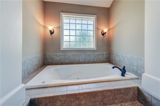 10963 S Carbondale St, Olathe, KS 66061 - full bath featuring a bath