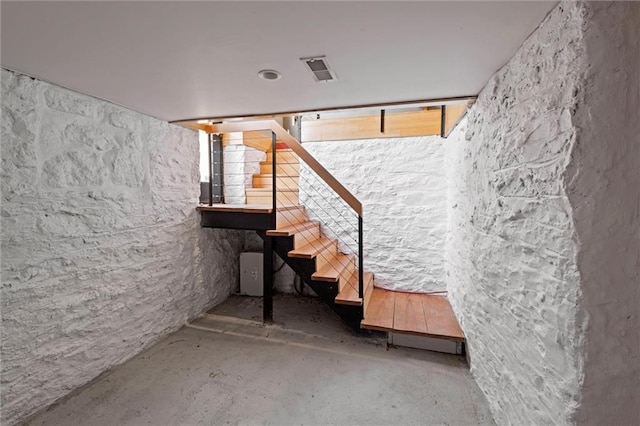 1303 W 47th St, Kansas City, MO 64112 - below grade area featuring stairs