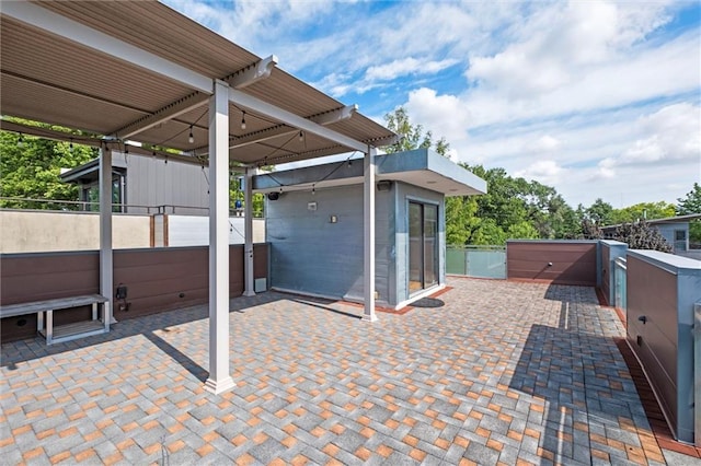 1303 W 47th St, Kansas City, MO 64112 - view of patio