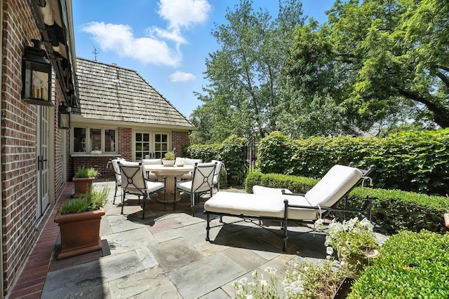28 Le Mans Ct, Prairie Village, KS 66208 - view of patio with outdoor dining area