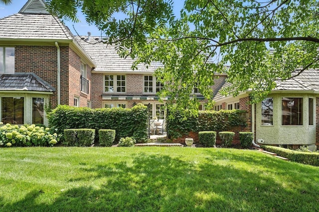 28 Le Mans Ct, Prairie Village, KS 66208 - view of green lawn