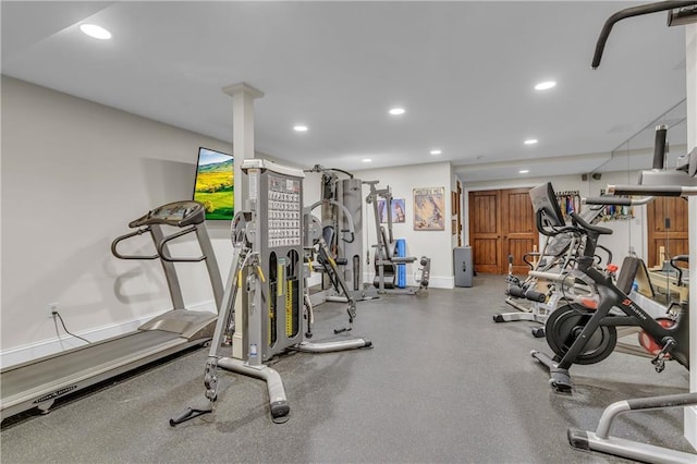 10400 Howe Dr, Leawood, KS 66206 - workout area with recessed lighting and baseboards