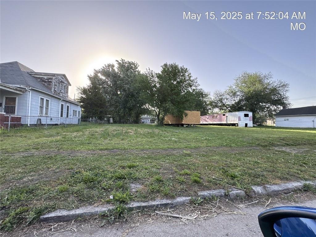 2221 S 9th St, Saint Joseph, MO 64503 - photo 4