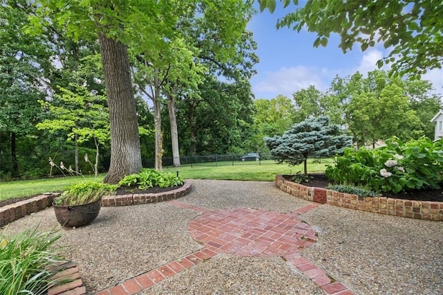 8320 Maplewood Ln, Lenexa, KS 66215 - view of patio / terrace