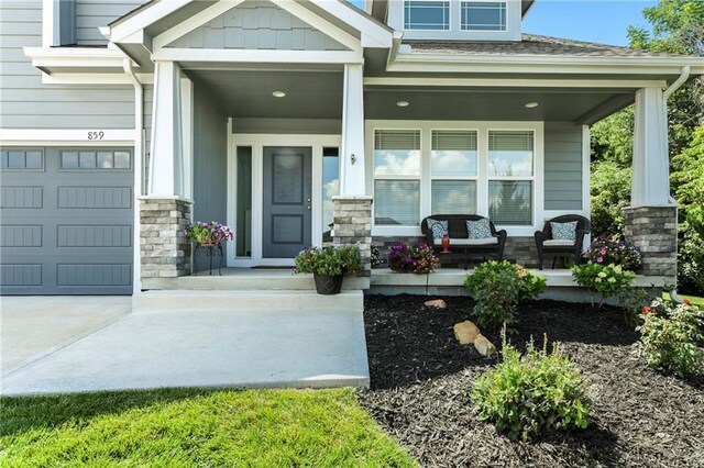 859 Canyon Ln, Lansing, KS 66043
