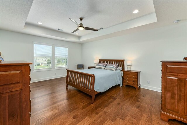 859 Canyon Ln, Lansing, KS 66043