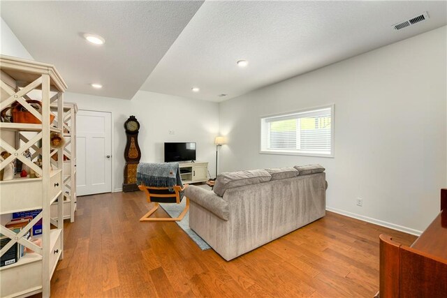 859 Canyon Ln, Lansing, KS 66043
