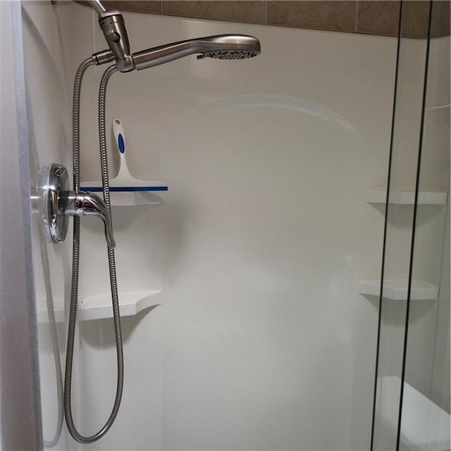9318 Greenway Ln, Lenexa, KS 66215 - bathroom view of a shower
