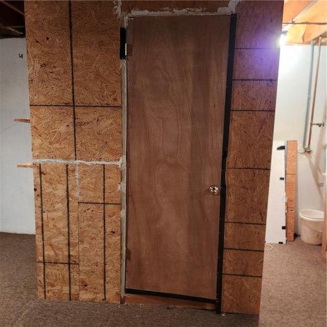 9318 Greenway Ln, Lenexa, KS 66215 - detailed view of carpet floors