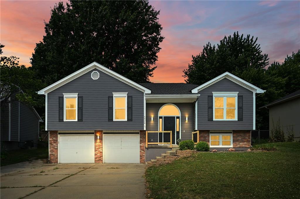 6828 N Corrington Ave, Kansas City, MO 64119 - photo 1