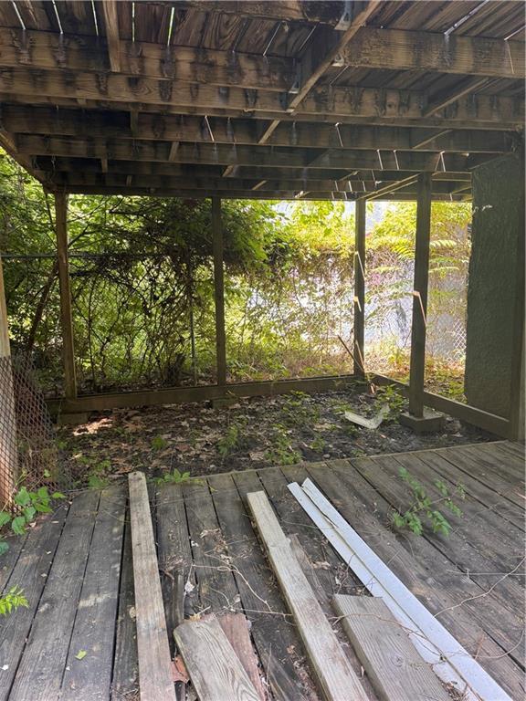 4308 Paseo Blvd, Kansas City, MO 64110 - view of wooden terrace