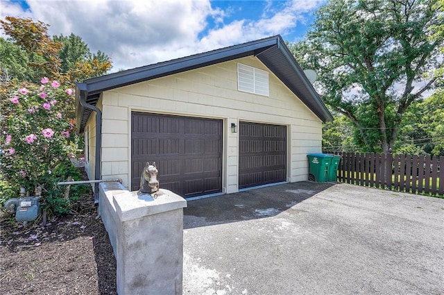 9730 State Line Rd, Leawood, KS 66206 - view of detached garage