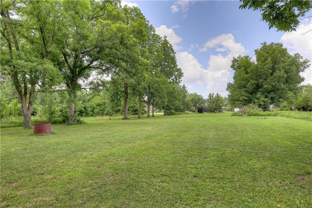 2509 E 4th St, Pittsburg, KS 66762 - view of grassy yard