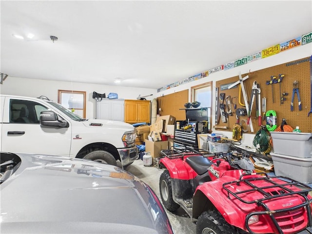 529 SE Dd Hwy, Warrensburg, MO 64093 - view of garage