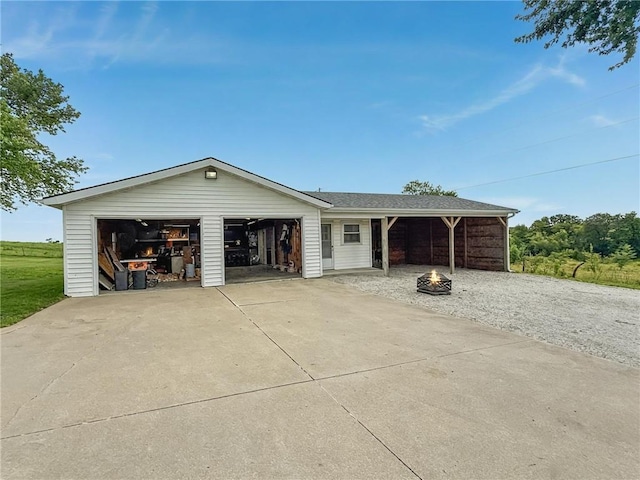 26240 Lakeview Dr, Maryville, MO 64468 - view of garage