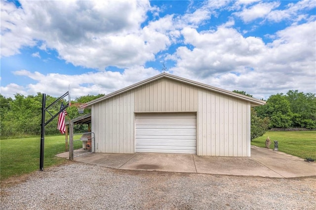 23708 S Southcrest Dr, Peculiar, MO 64078 - detached garage with driveway
