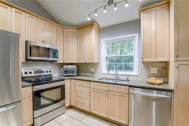 7929 Lamar Ave, Prairie Village, KS 66208 - photo 12