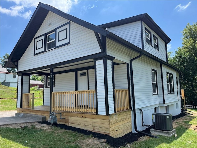 1027 Ohio Ave, Kansas City, KS 66102 - view of front facade with a porch