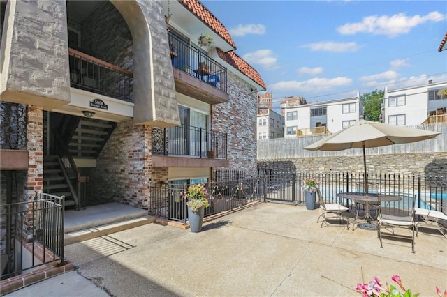 5006 Baltimore Ave Unit 205, Kansas City, MO 64112 - patio / terrace featuring a patio