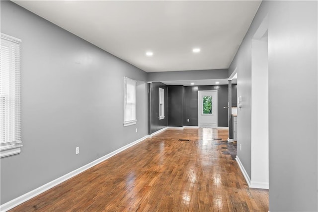 600 Ridgeview Ave, Kansas City, KS 66103 - foyer entrance featuring wood-type flooring and recessed lighting