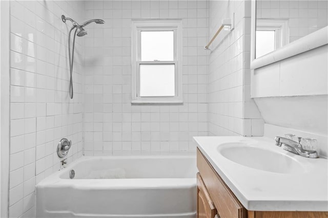 600 Ridgeview Ave, Kansas City, KS 66103 - bathroom with vanity and shower / tub combination