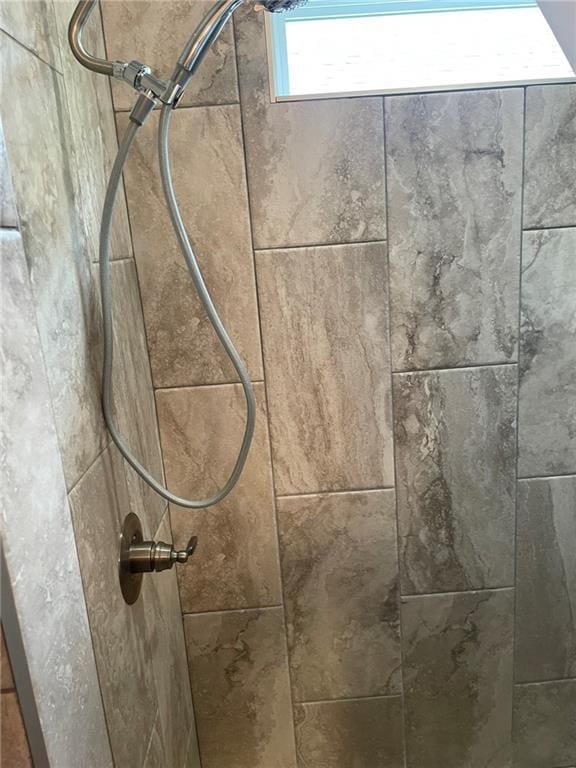 5205 University Ave, Saint Joseph, MO 64503 - bathroom view of tiled shower