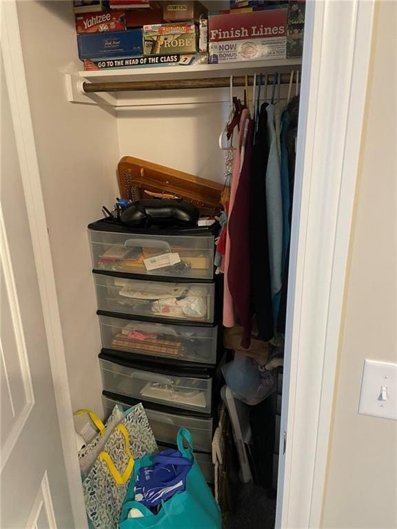 5205 University Ave, Saint Joseph, MO 64503 - view of closet