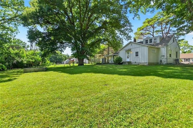 7617 W 63rd Ter, Overland Park, KS 66202 - view of grassy yard