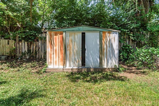 810 Vest Dr, Warrensburg, MO 64093 - view of shed