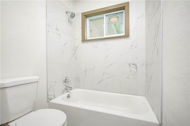 804 NW N Summit Cir, Blue Springs, MO 64015 - bathroom featuring toilet and washtub / shower combination