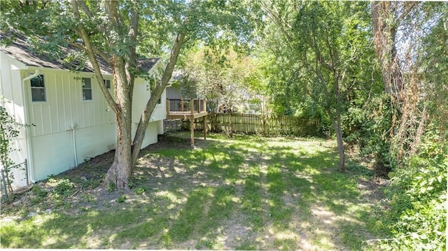 804 NW N Summit Cir, Blue Springs, MO 64015 - view of yard with a wooden deck