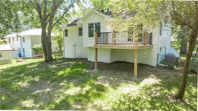 804 NW N Summit Cir, Blue Springs, MO 64015 - back of property featuring board and batten siding and a deck