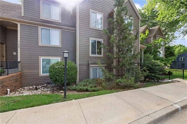 11224 Nieman Rd Unit 302, Overland Park, KS 66210 - view of side of property