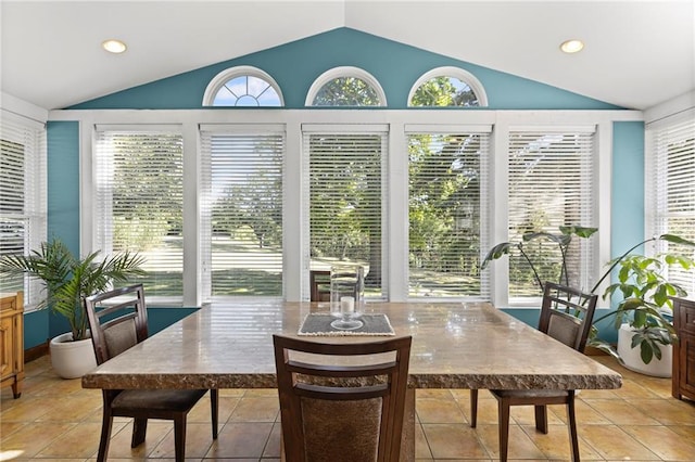 1015 S Wyckford Rd, Olathe, KS 66061 - sunroom with vaulted ceiling