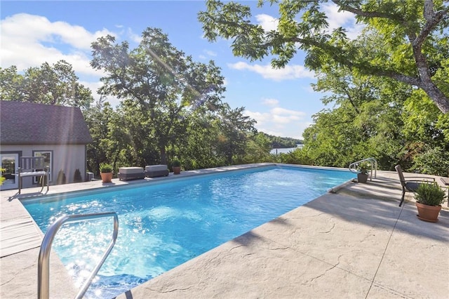 1015 S Wyckford Rd, Olathe, KS 66061 - outdoor pool featuring a patio